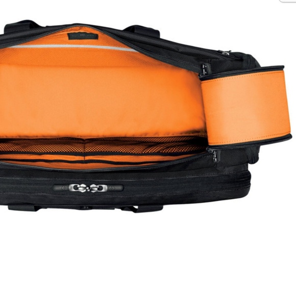 🎒Victorinox travel/ weekend bag NIB - Picture 3 of 3